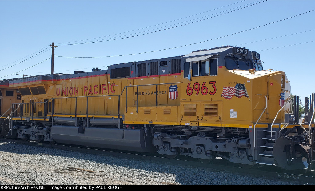 UP 6963 enters the UP Yermo Yard,  California behind UP 8632